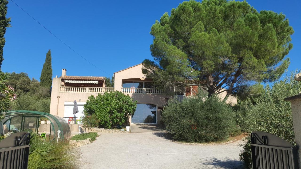 Villa Des Masques Aubais Exterior foto